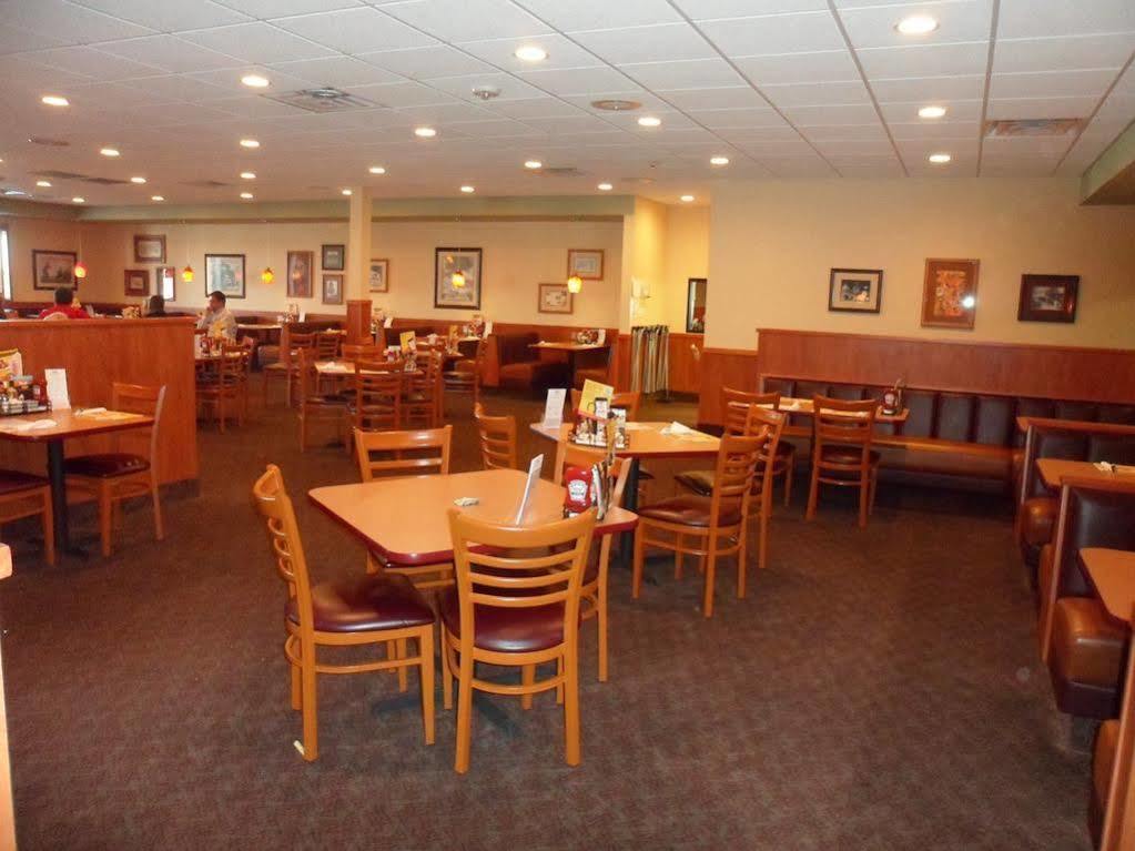 Boarders Inn & Suites By Cobblestone Hotels - Grand Island Esterno foto
