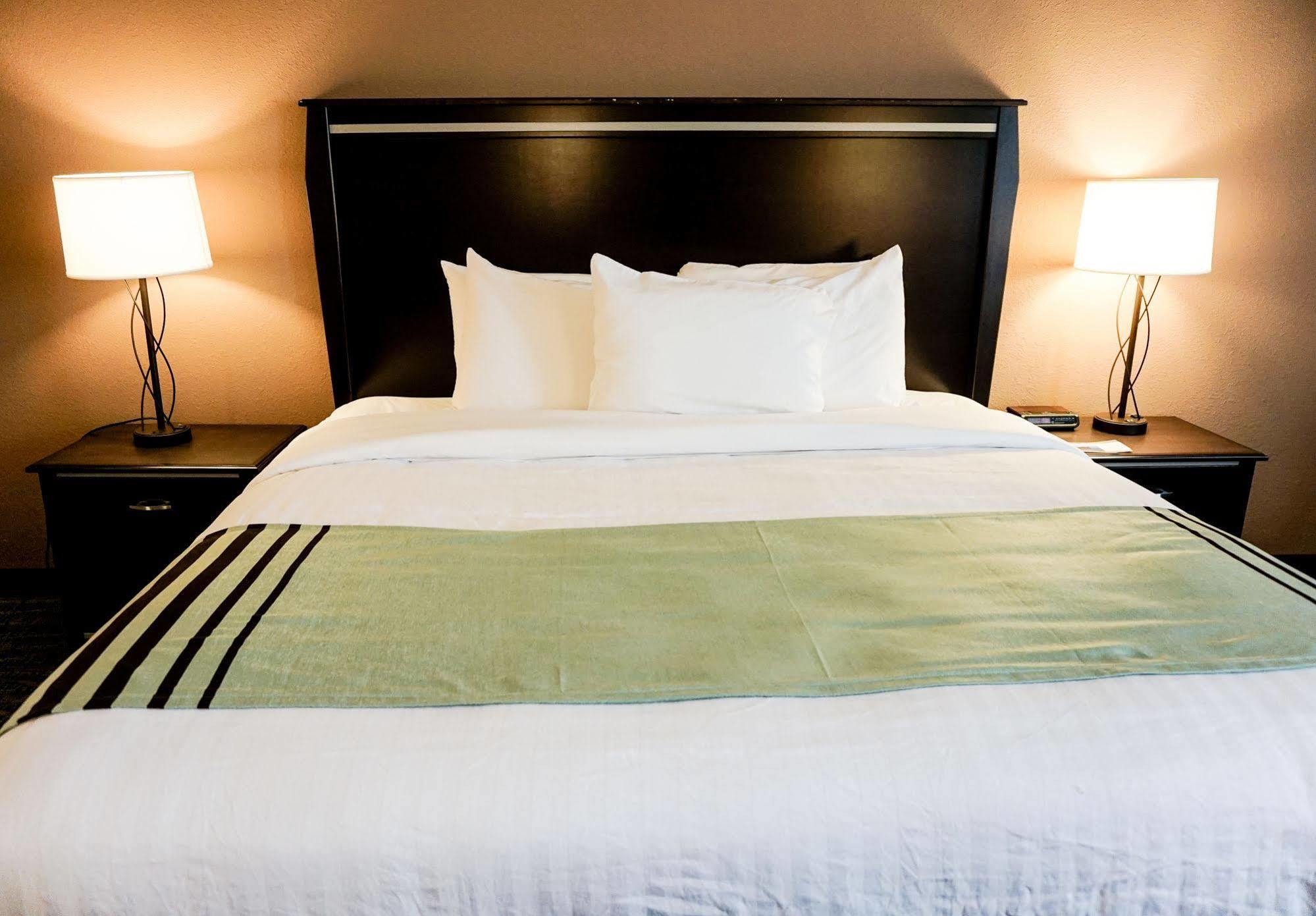 Boarders Inn & Suites By Cobblestone Hotels - Grand Island Esterno foto