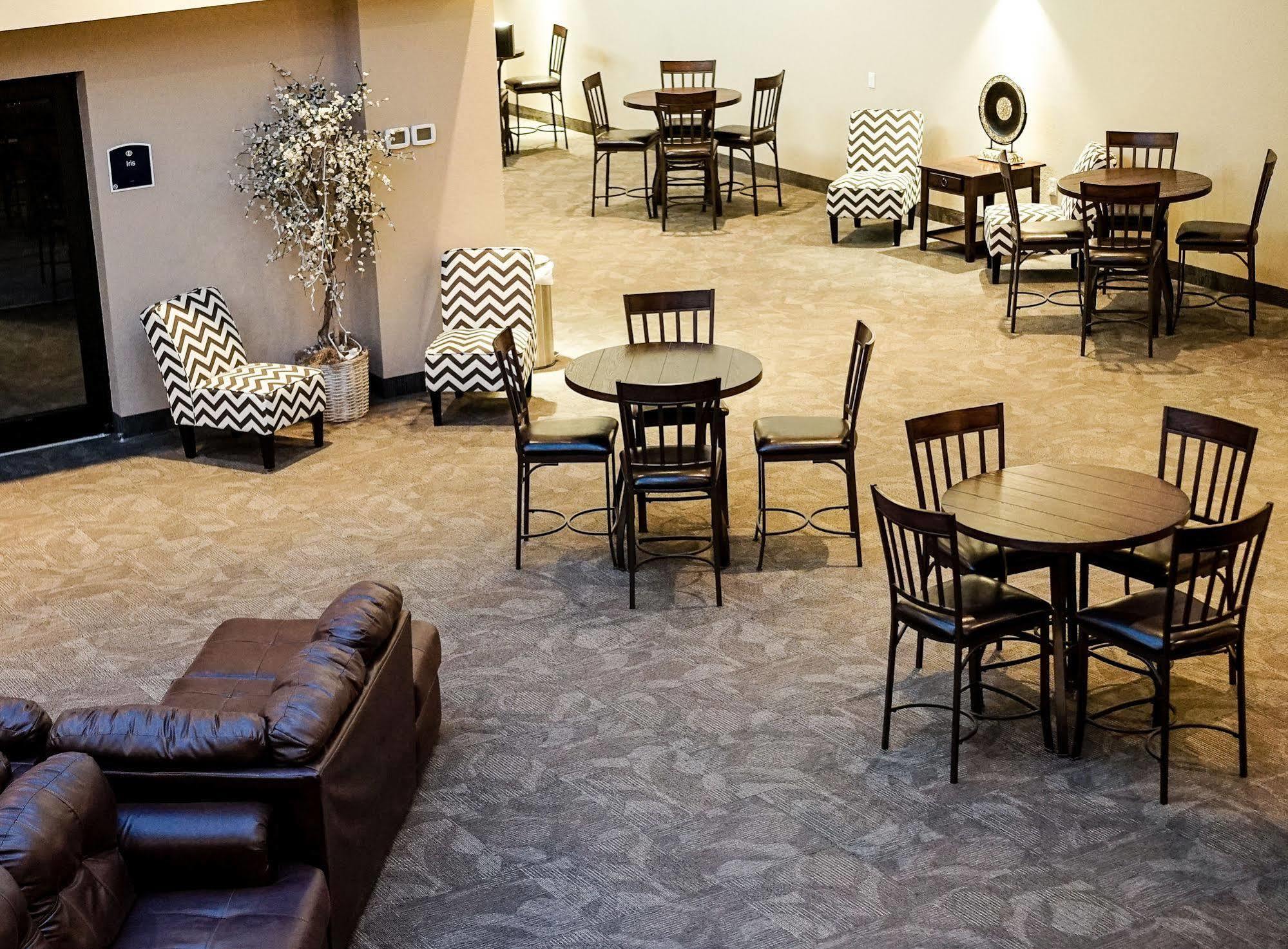 Boarders Inn & Suites By Cobblestone Hotels - Grand Island Esterno foto