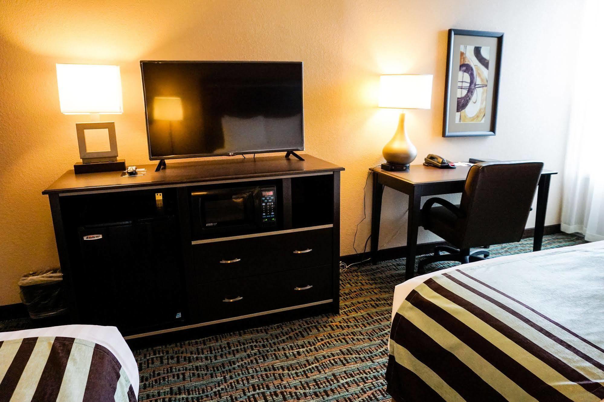 Boarders Inn & Suites By Cobblestone Hotels - Grand Island Esterno foto