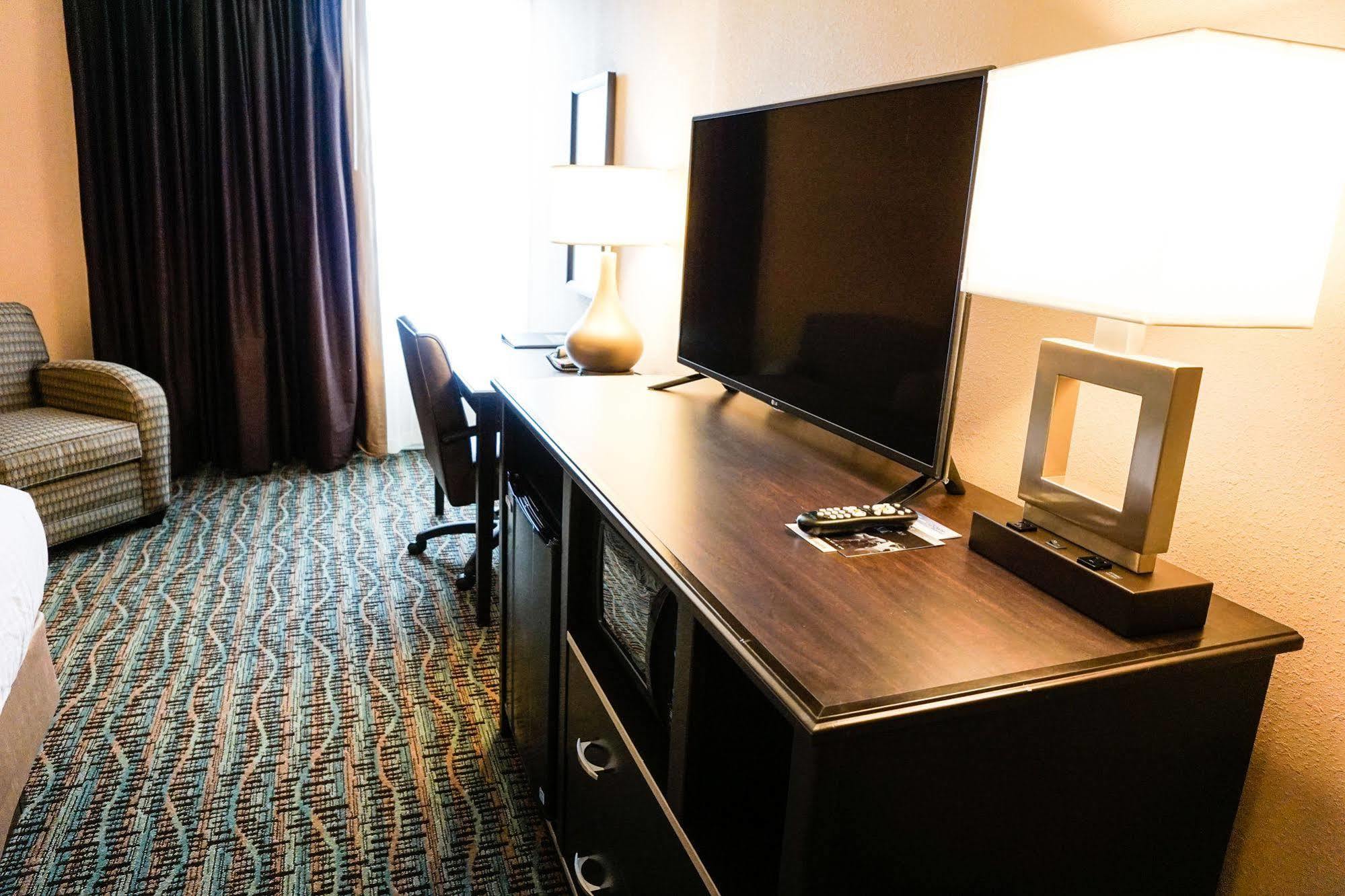 Boarders Inn & Suites By Cobblestone Hotels - Grand Island Esterno foto