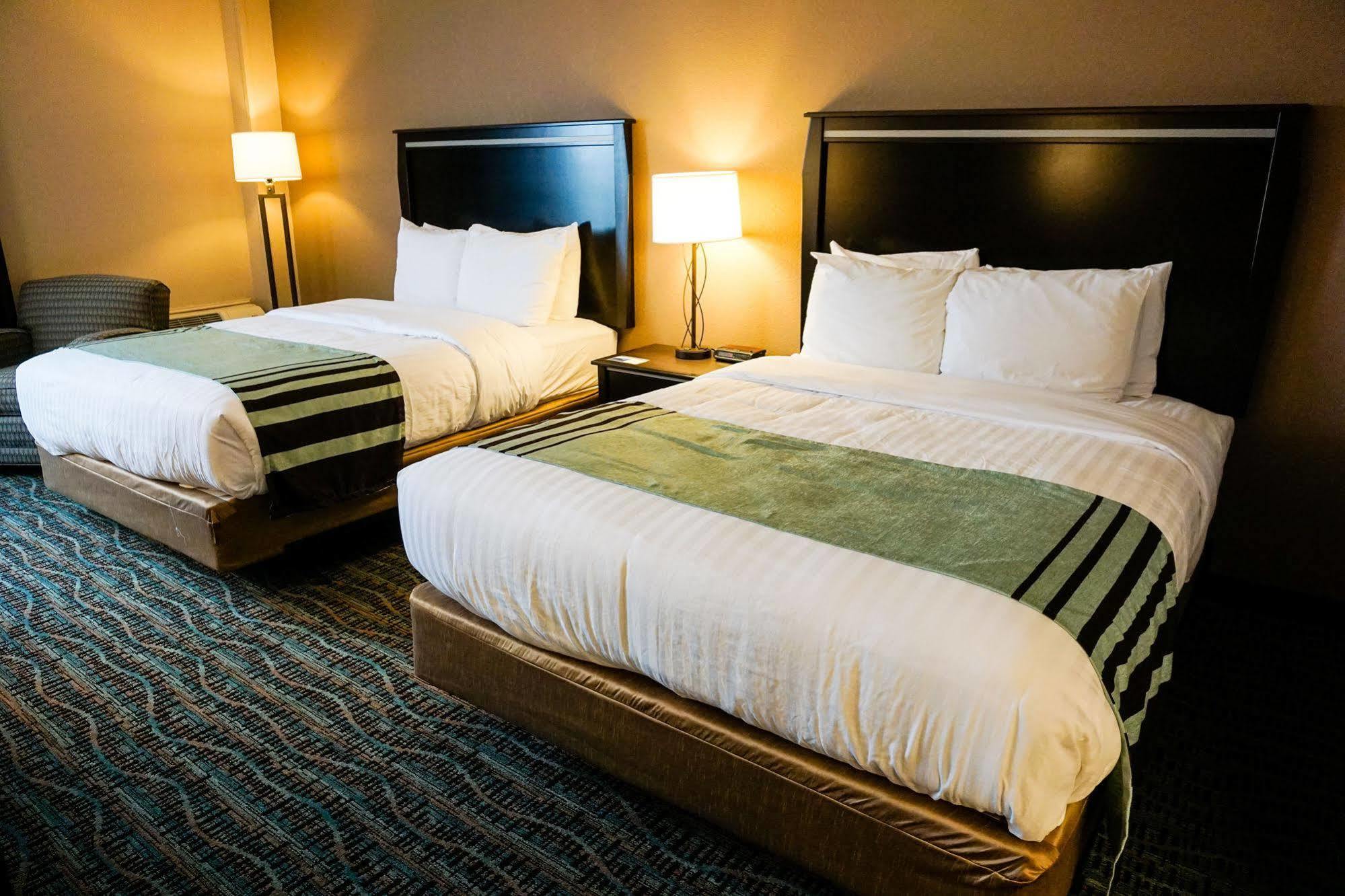 Boarders Inn & Suites By Cobblestone Hotels - Grand Island Esterno foto