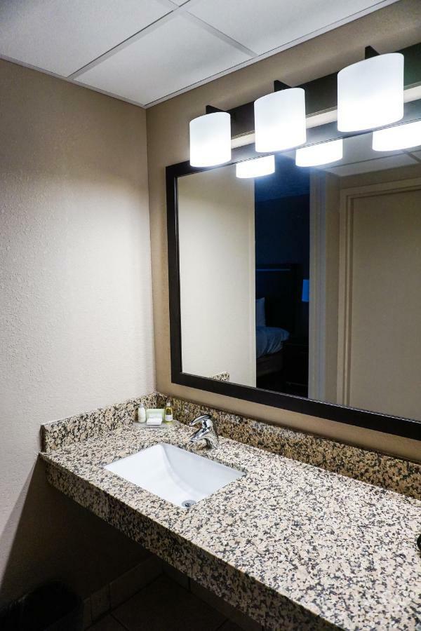 Boarders Inn & Suites By Cobblestone Hotels - Grand Island Esterno foto